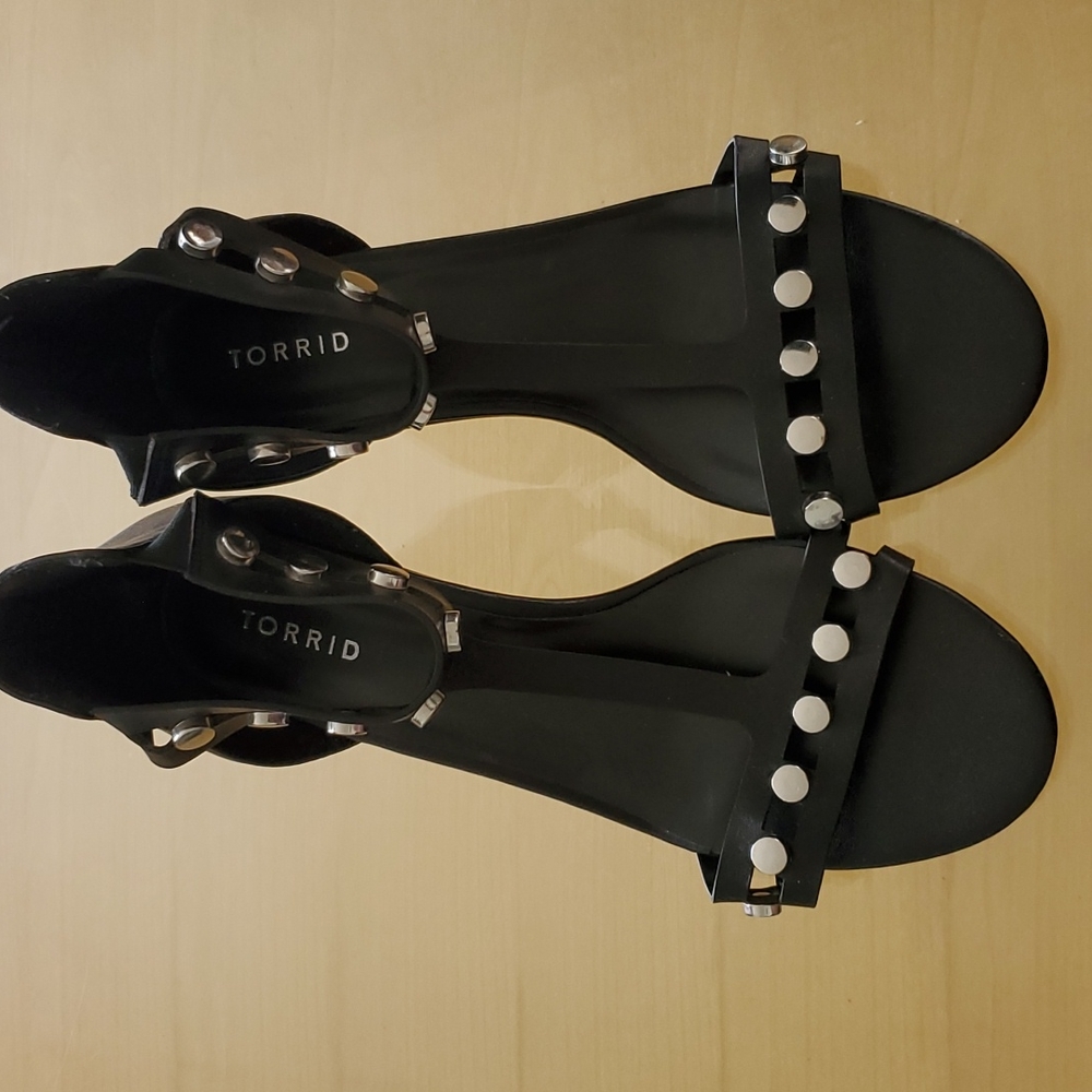 TORRID Beaded Strap Mini Wedges (Wide Width) 11W
